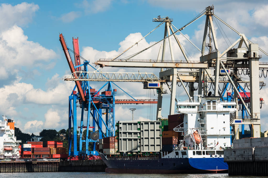 美国海运大涨大跌!中美航线运费已减半