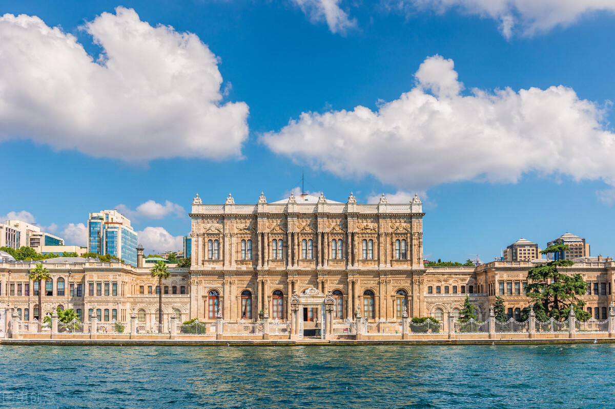 直呼好家伙!为缓解港口压力美国竟然这么做,机场变港口..