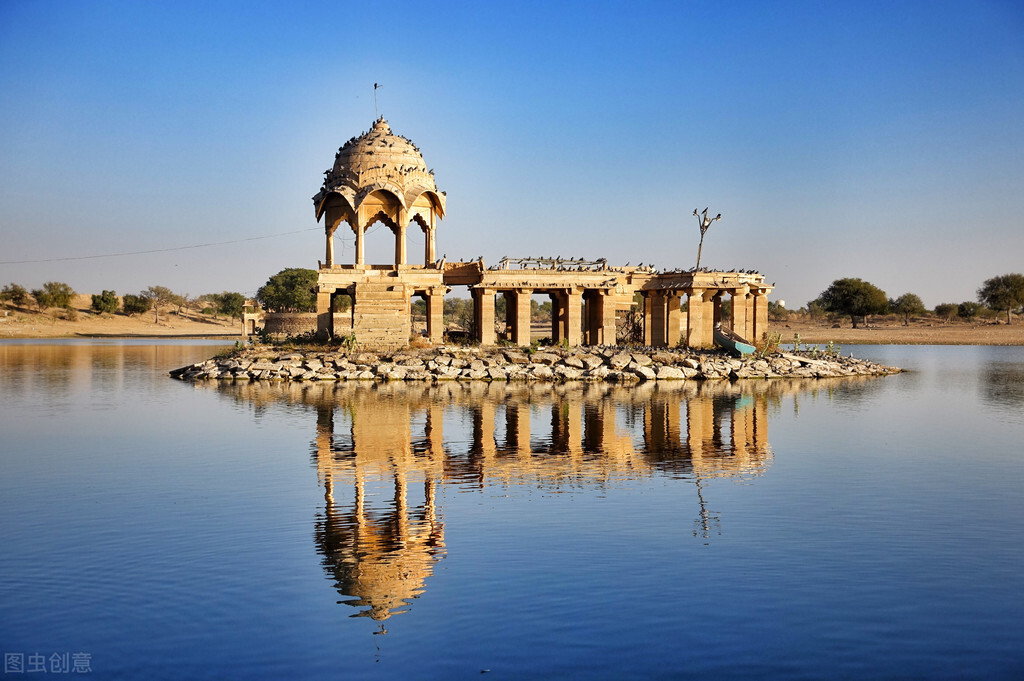 “黑五”网销数据下降，消费者重返实体店