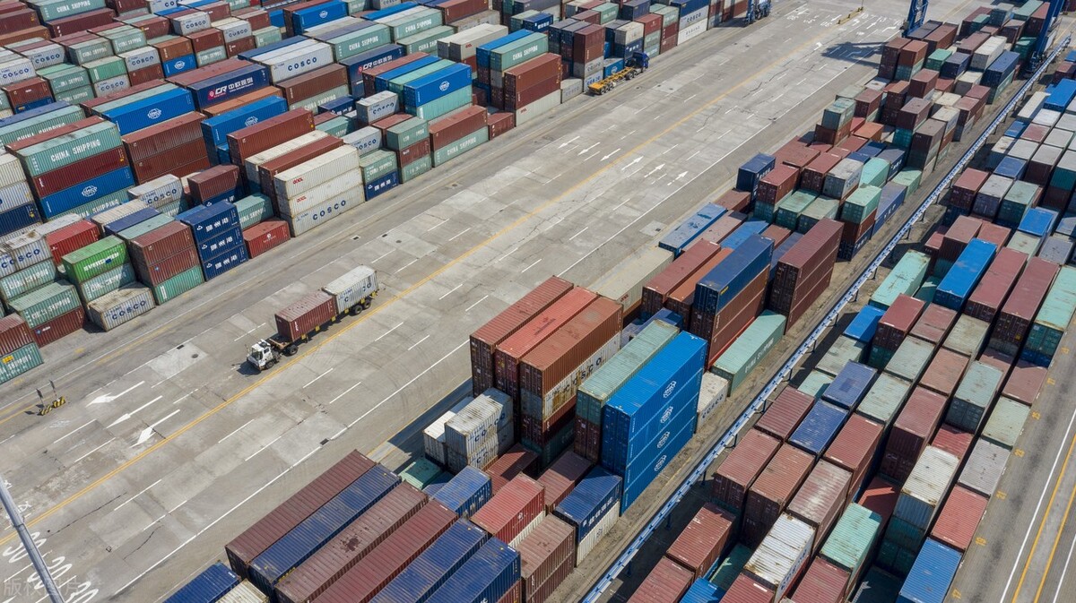 一边是运费高涨！舱位紧缺！一边又春节前预计大批空白航班发生